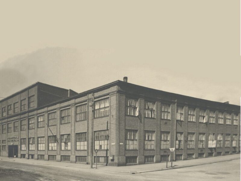 1902